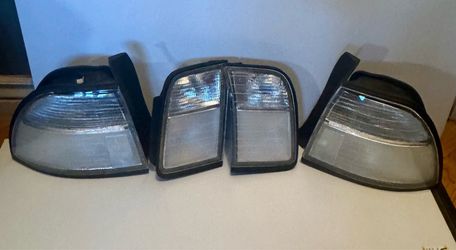 1996 or 07 Honda Accord sedan clear tail light set like new 1996 or 07 Honda Accord sedan clear tail light set like new