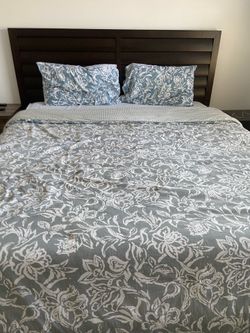 Bed with  mattress ca king