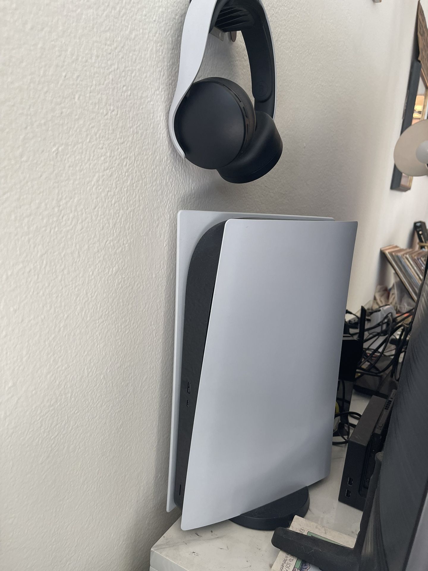 PS5 Digital + Headset + Controllers + Charging Station