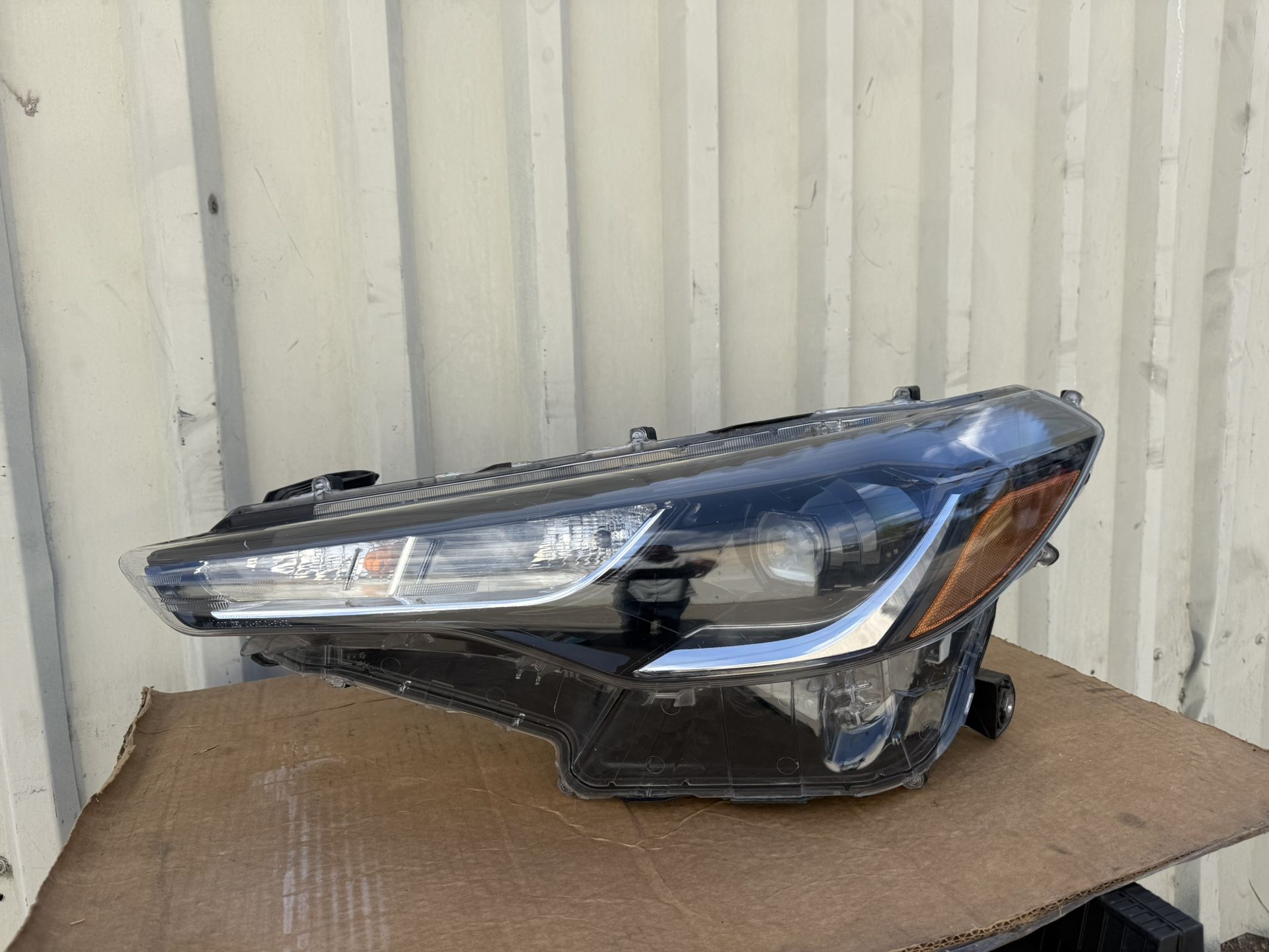 2022 2023 2024 Toyota Corolla Cross Headlight Headlamp Left Driver Side LH Used OEM ORIGINAL HALOGEN WITH LED