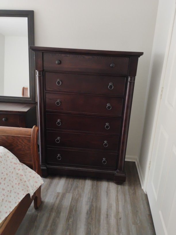 Chest Of Drawers Mirror And Bedside