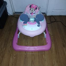Brand New Minnie Walker My Daughter Only Used It About A Week 