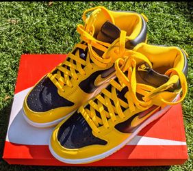 Like New Nike Dunk High Black Varsity Maize SP 'Iowa' Size 8M/7.5W
