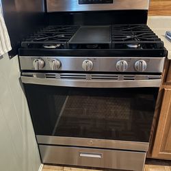 🔥 GE 30” Stainless Steel Gas/Propane Range JGBS66REK6SS – Purchased June 2023 – Excellent Condition
