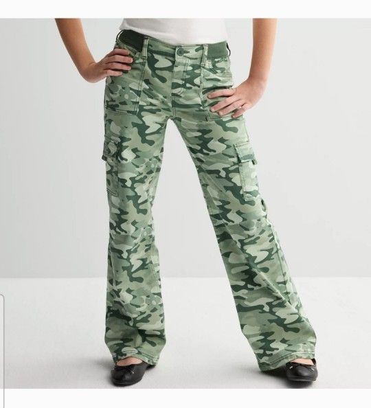 Limited Too Girls Camo print Cargo pants NEW w Tags. Various Sizes