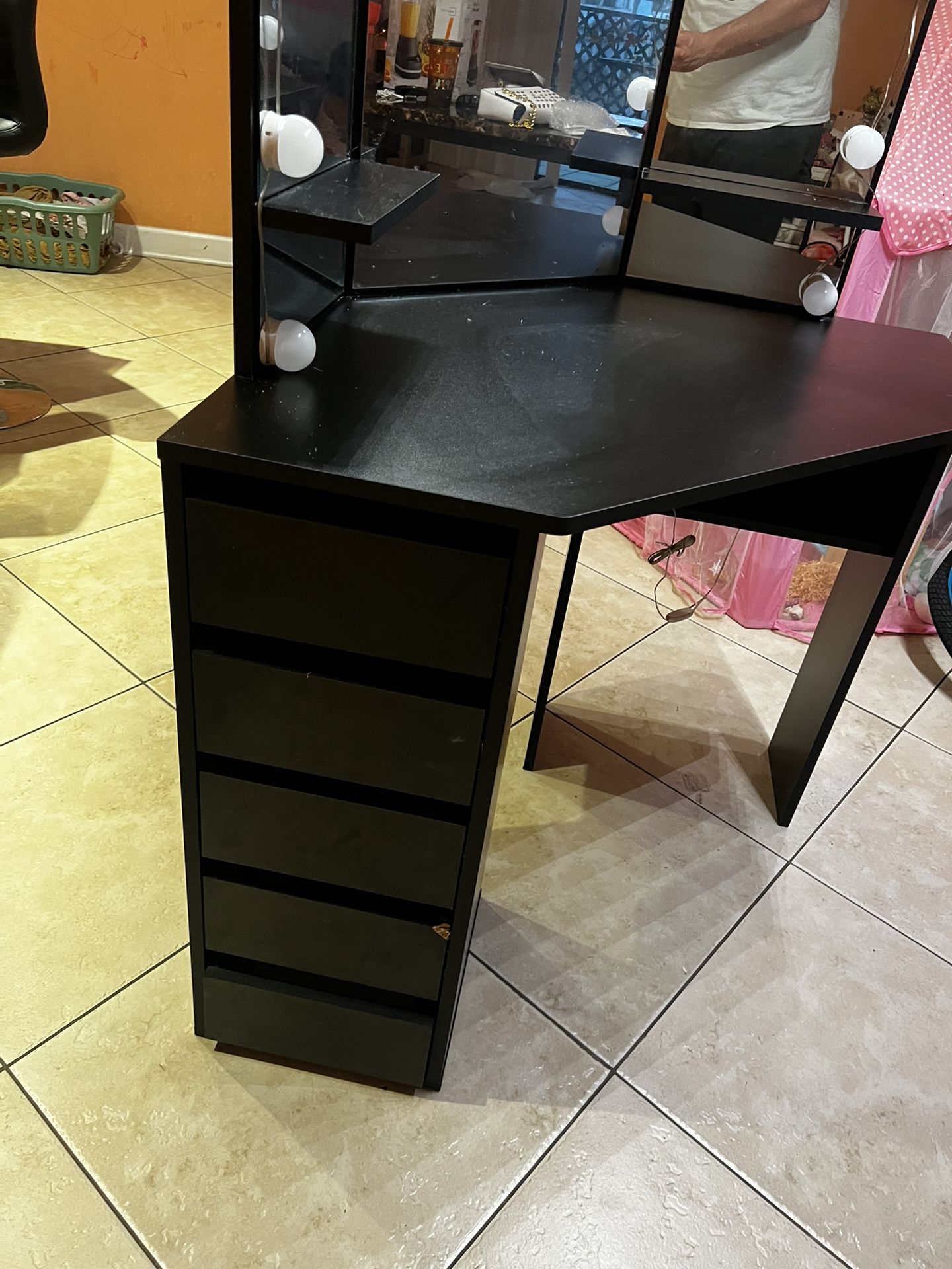 Make-Up Vanity Table