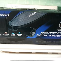 Brand New VOYAGER Electric Skateboard 