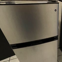 Mini Refrigerator 