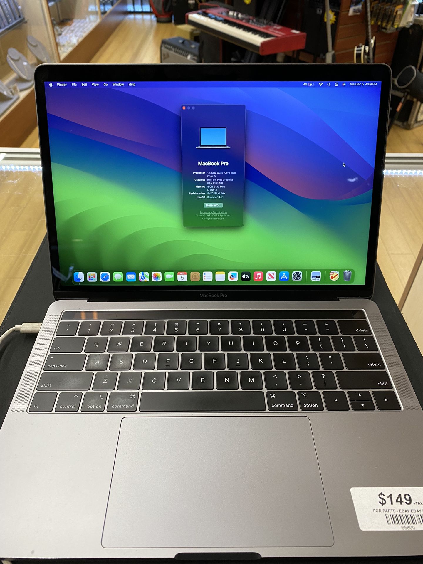 Apple MacBook Pro 1.4 Ghz Quad-Core intel Core i5 ( FOR PARTS ONLY)