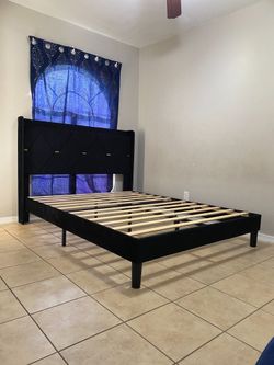 Bed Frame / Black