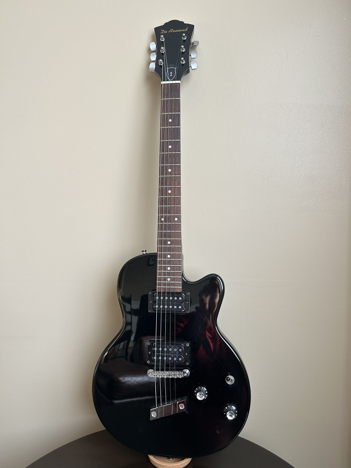 DeArmond M-65 Black 6- String Electric Guitar