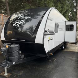  2022 Highland Ridge Range Lite 242RL • Rear Living Queen RV • Excellent Condition • $24,900 OBO