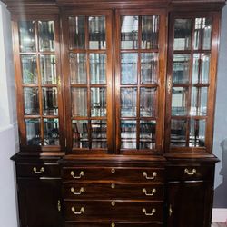 Dinging Table And Buffet 