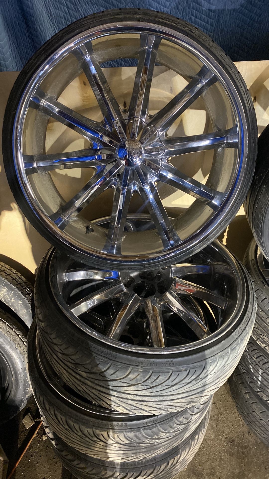 22 inch rims 5 lug Universal $800