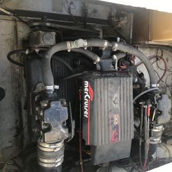 Mercruiser 5.7 And SE 116 Outdrive