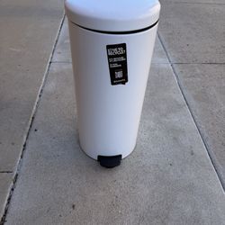 White Mid-Size Trash Can 