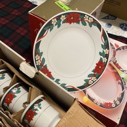  Xmas Dinner Plate Setting for 8 