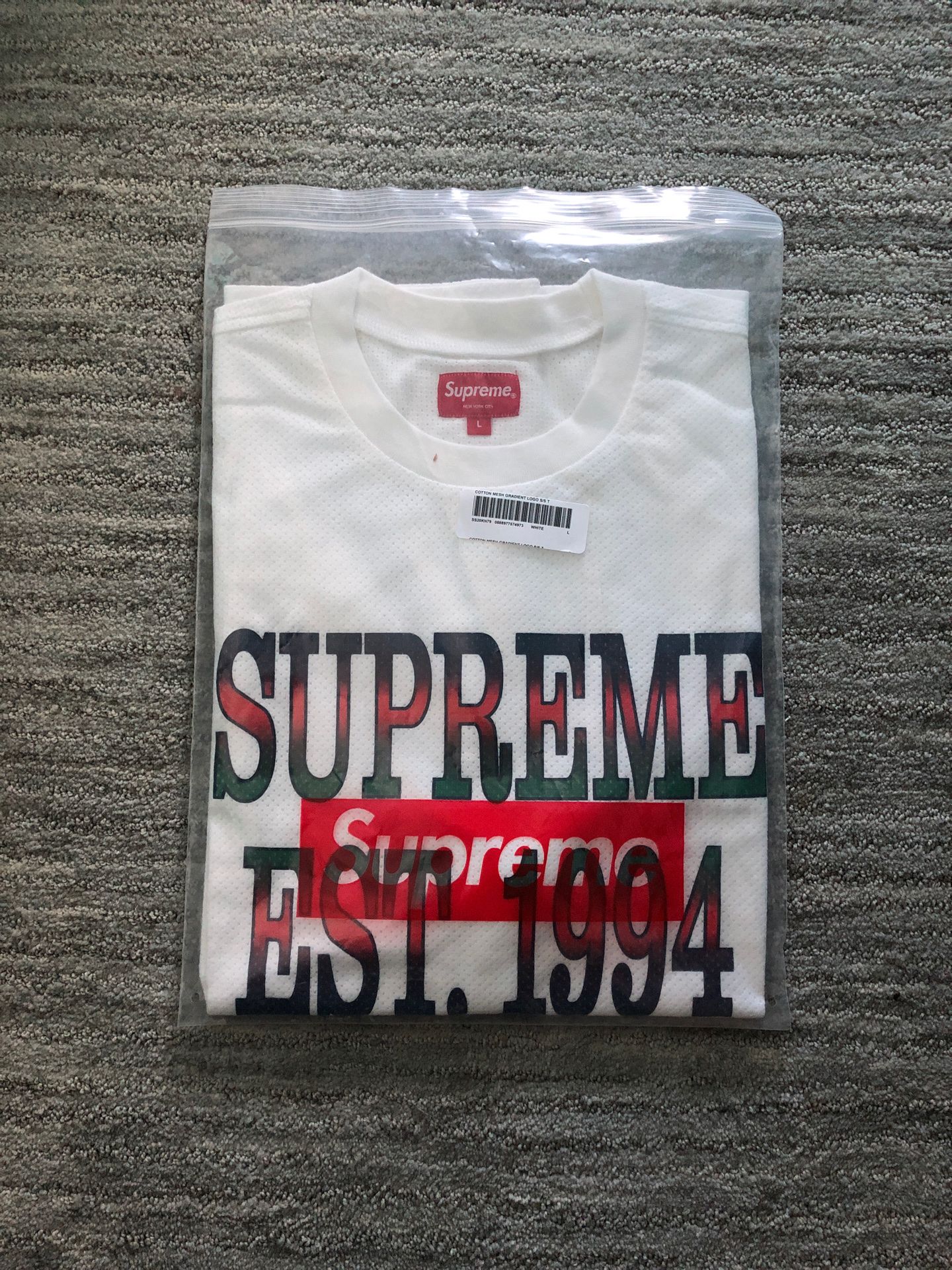 Supreme t shirt