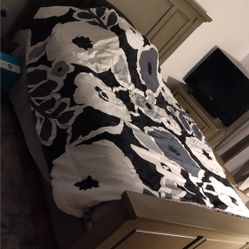 Need Gone ASAP. Ashley's Queen Bedroom Set