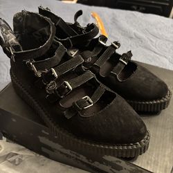 Women’s creep shoes