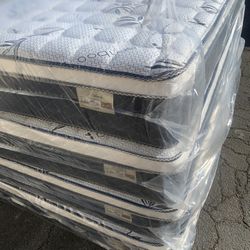 🔆🛏Mattress Pillow Top 💤🔅 ❇️Memory Foam ✳️All Sizes In Stock ✴️SAME DAY DELIVERY🚚 ✅Queen sizes $199 ✅Full sizes $180 ✅Twin sizes $120 ✅Cal king
