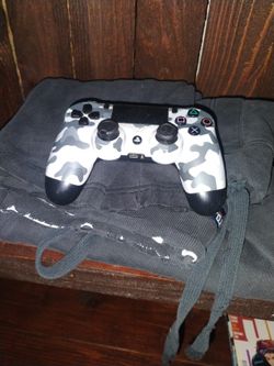 PlayStation 4.   Controller 