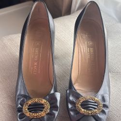 Bruno Magli Black Blue Metallic Leather Pumps with Gold Filigree Buckle size 7B 