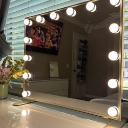Impressions Vanity Light Up Mirror (Gold)