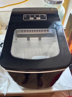New ice maker with box