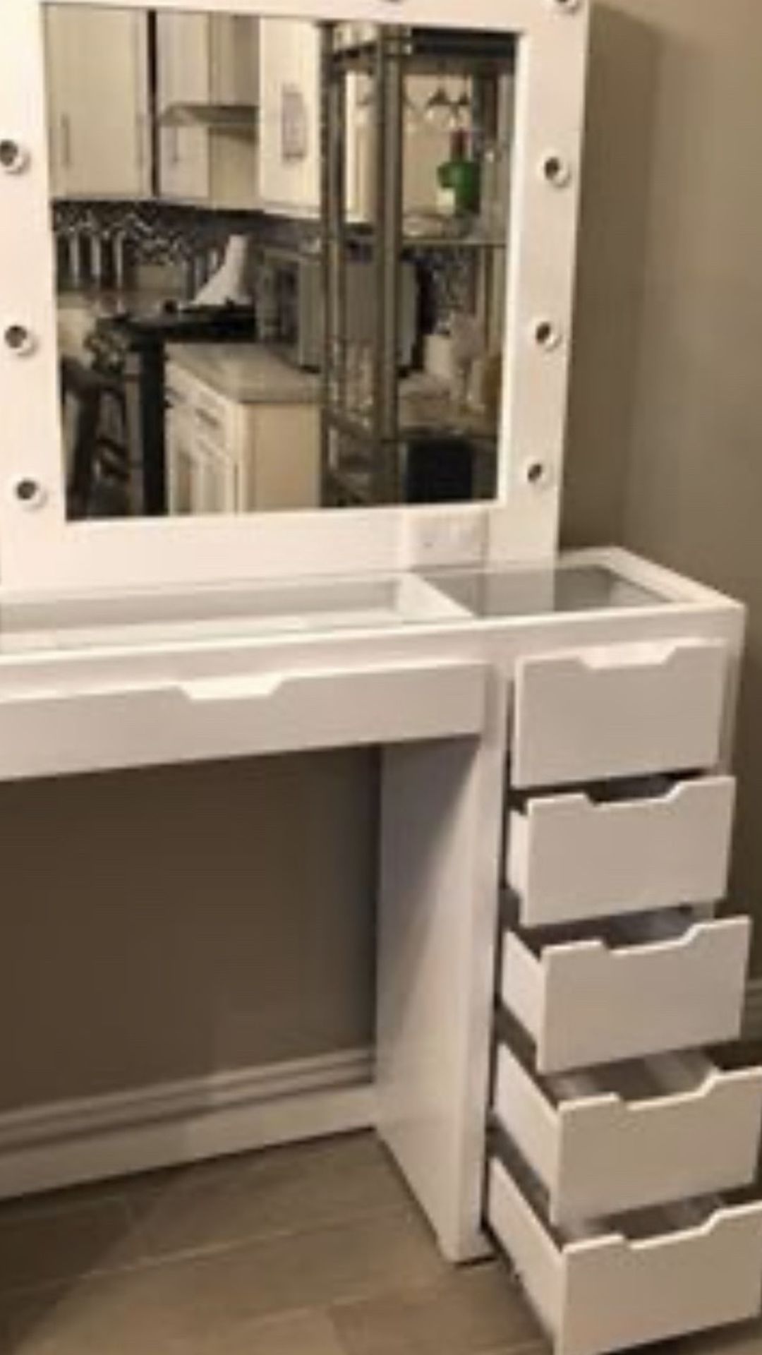 Vanity Desk With Mirror