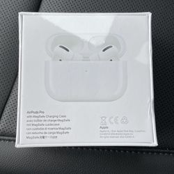 New Apple AirPods Pro With Wireless Charging Case White mqd83am/a