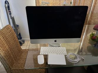 APPLE DESKTOP COMPUTER