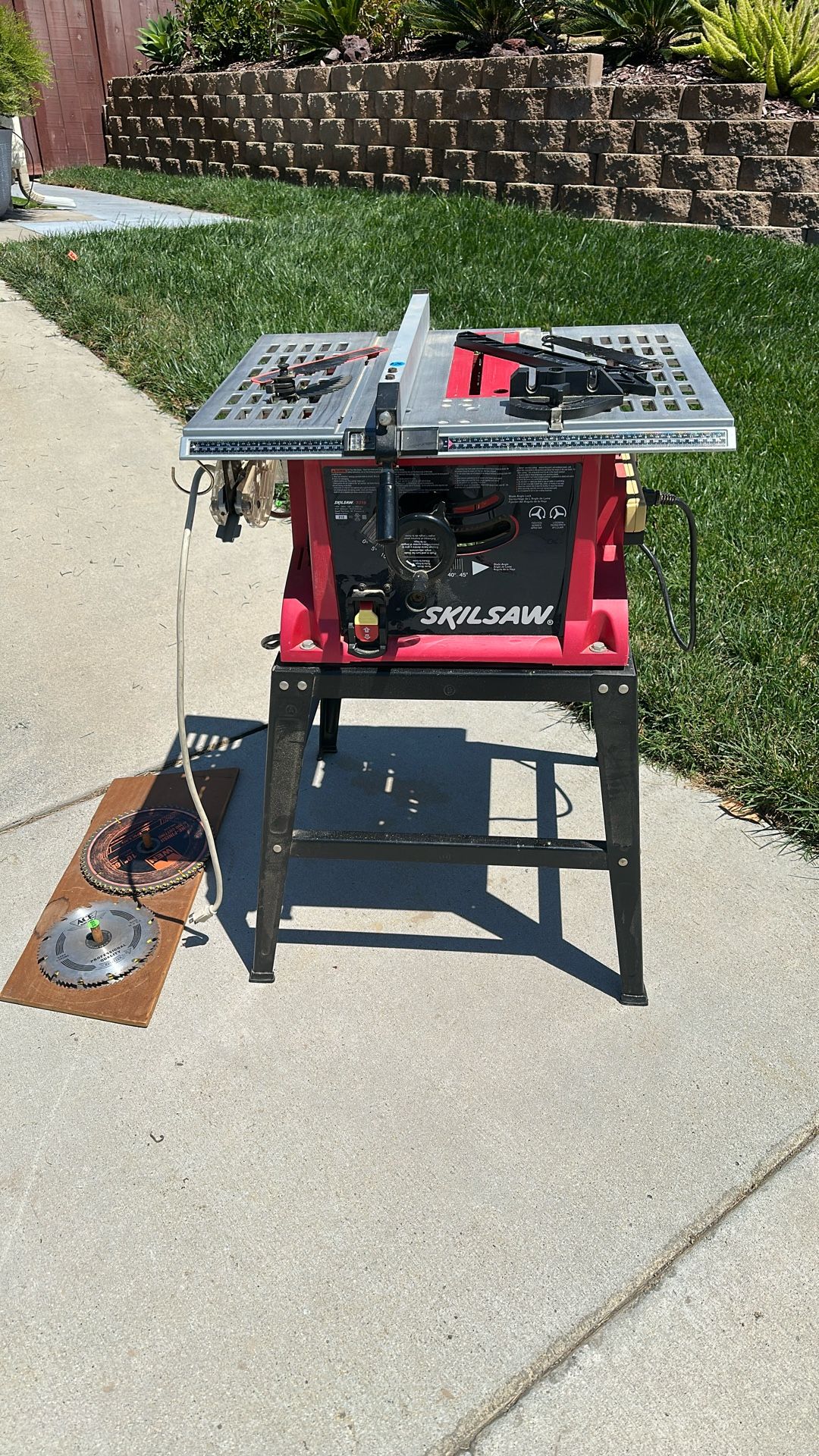 Skilsaw Table Saw 