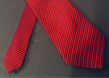 President DONALD J TRUMP Signature Collection Red Multi tone Striped Necktie Tie