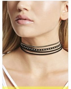 NWT Forever 21 faux suede choker set