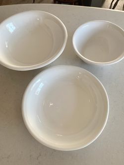SUR LA TABLE ITALIAN WHITEWARE DEEP SERVING BOWL & LARGE PLATES MSRP $120