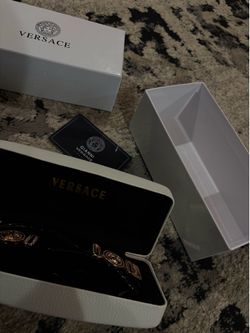 VERSACE SUN GLASSES