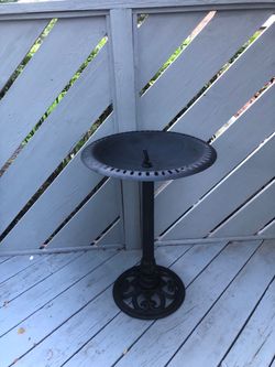 Metal birdbath