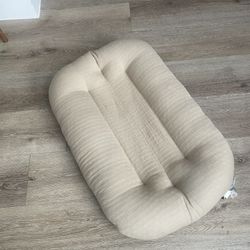 Snuggle Me Organic Infant lounger