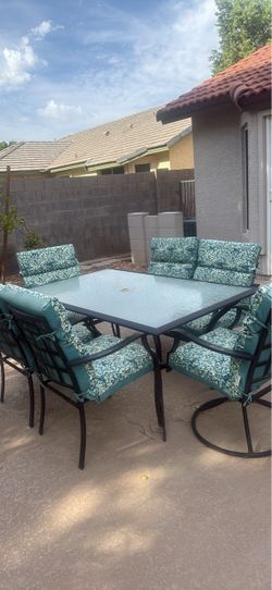 Outdoor dining table and chairs
