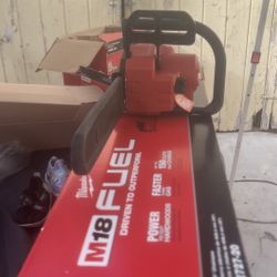 Milwaukee Chainsaw 