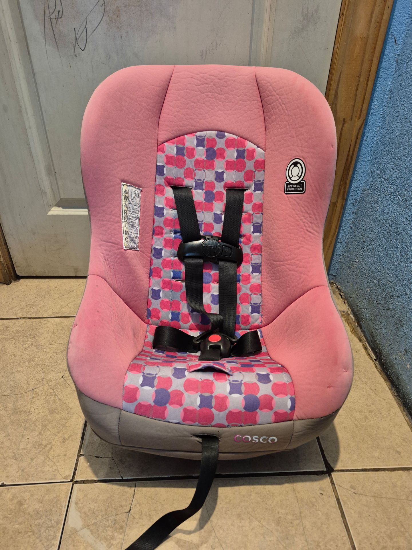 Cosco Convertible Car Seat REAR/FORWARD Position. SEE ALL THE PICTURES