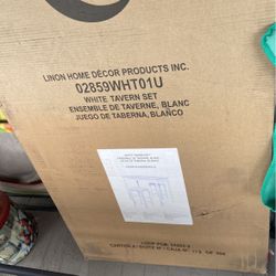 White Tavern Set