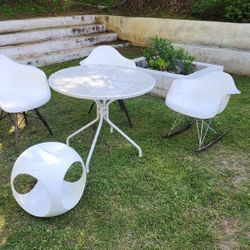 Mid Century Modern Table Chairs 
