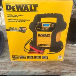 Dewalt Portable Jump Starter 