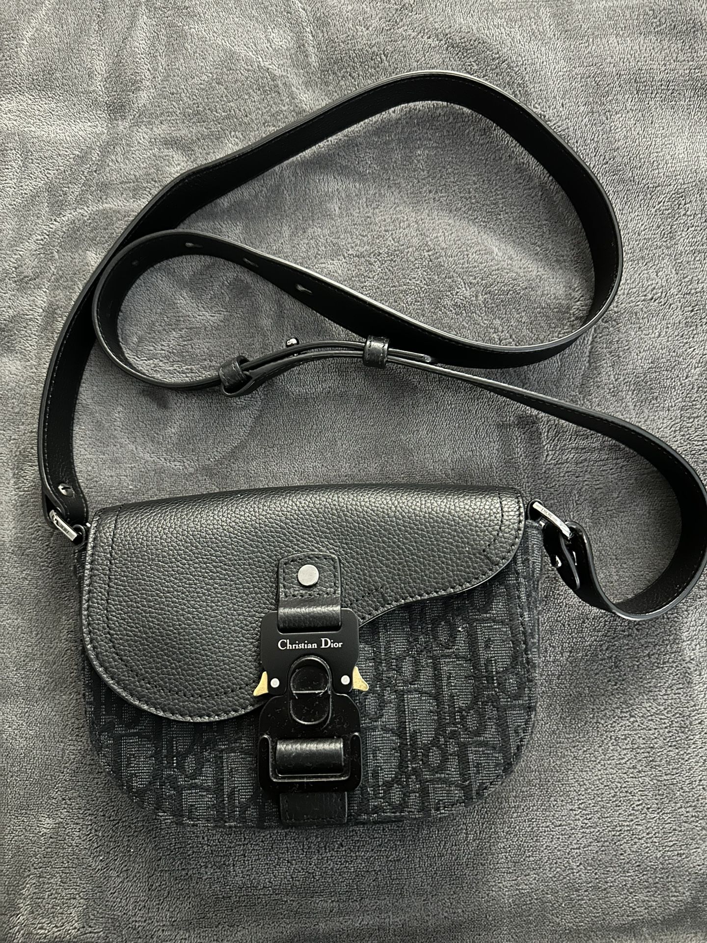 Christian Dior Crossbody Bag (black)