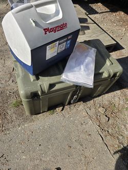 Basic survival crate full and 30 days of emergency food