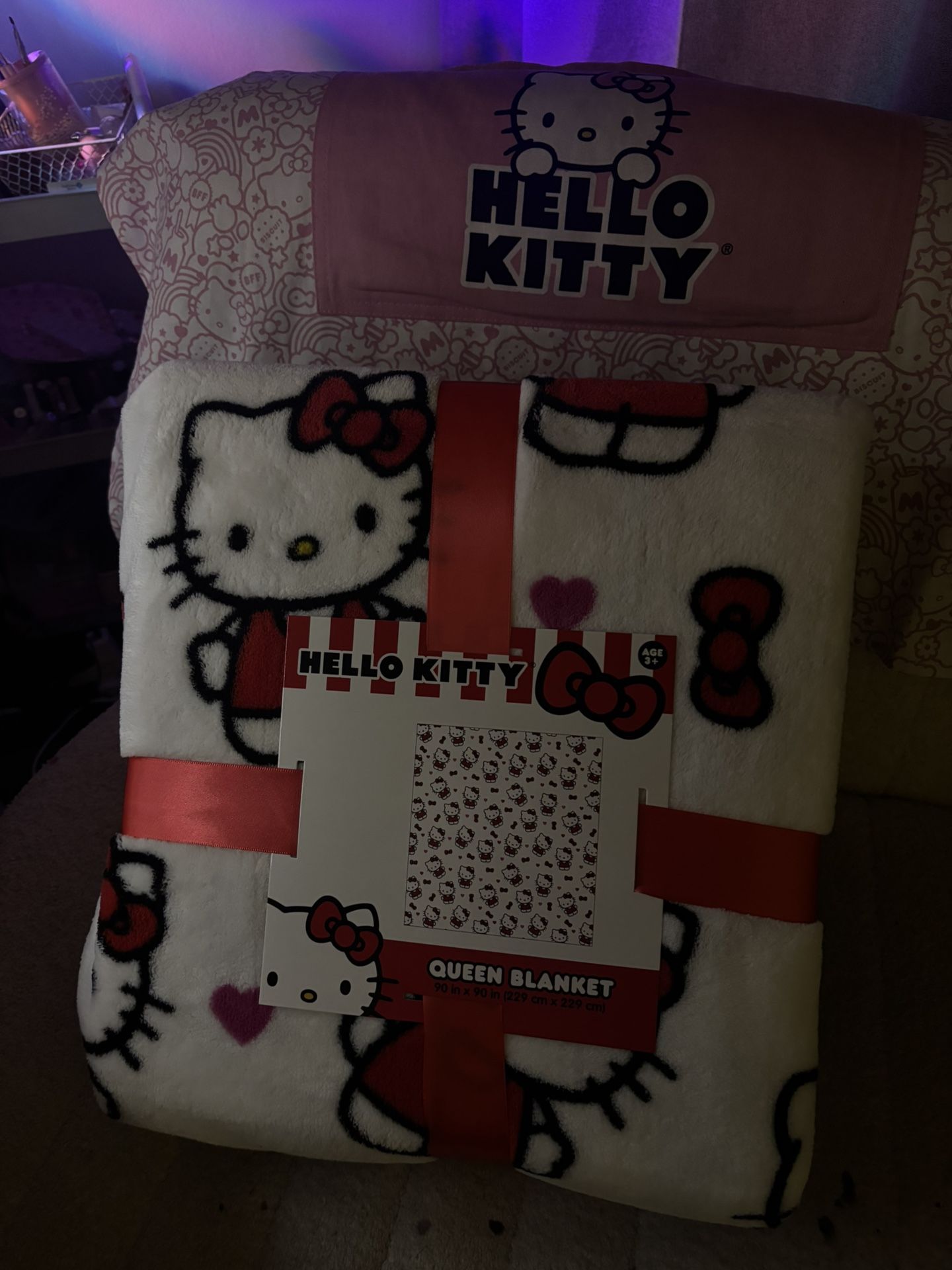 HELLO KITTY QUEEN BLANKET