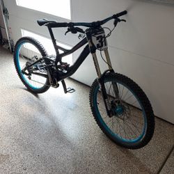 TRADES WELCOME MTB Downhill Race Bike Shoot Offers