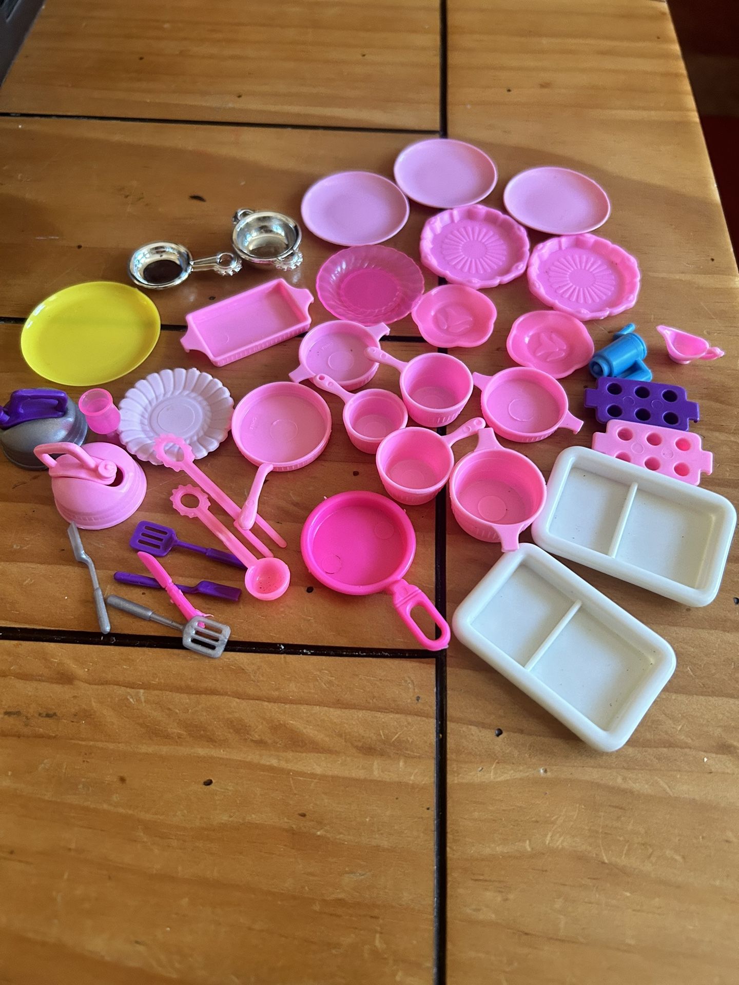 Vintage Barbie Dollhouse Size Tea Kettle, Coffee Grinder, Pots, Pans Lot Pink